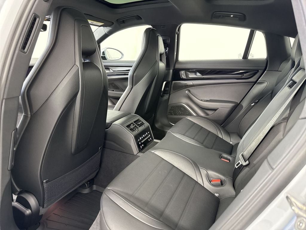2026 Porsche Panamera 4