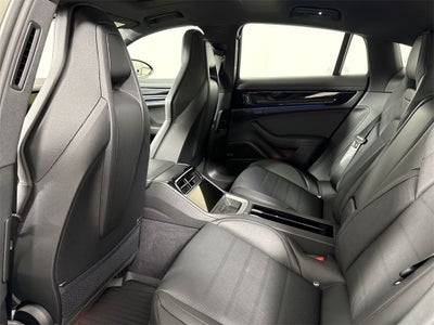 2026 Porsche Panamera 4