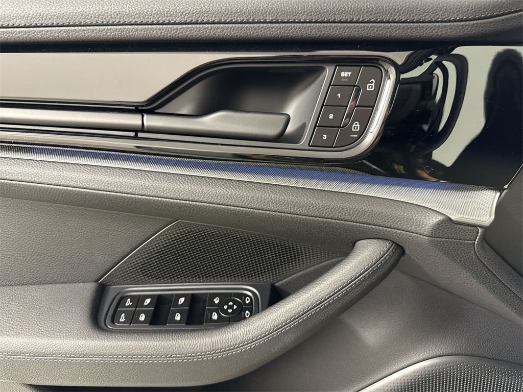 2026 Porsche Panamera 4