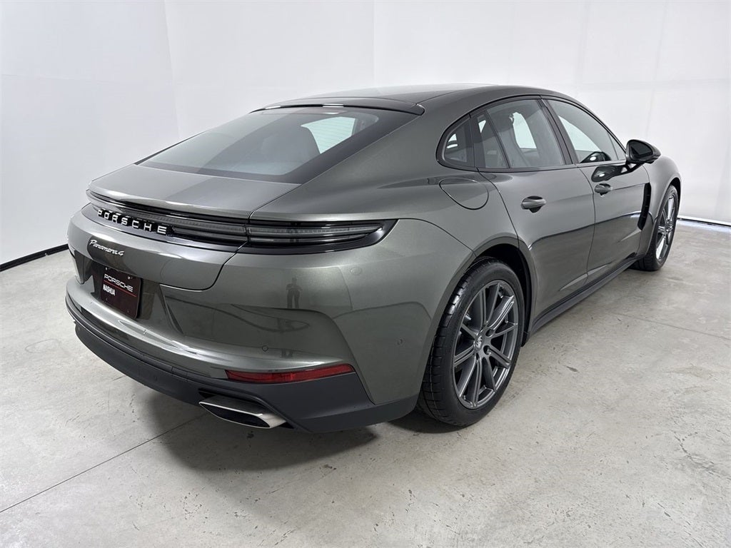 2026 Porsche Panamera 4