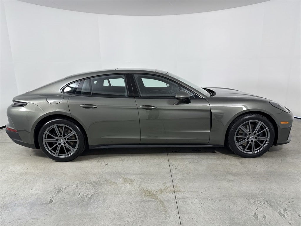 2026 Porsche Panamera 4