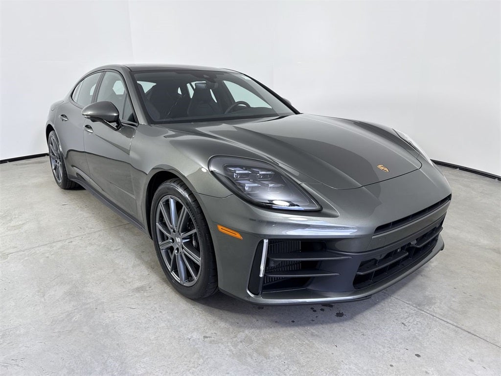 2026 Porsche Panamera 4