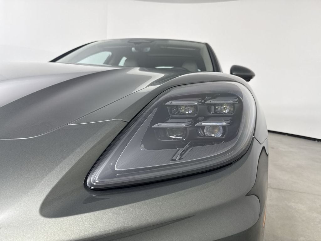 2026 Porsche Panamera 4