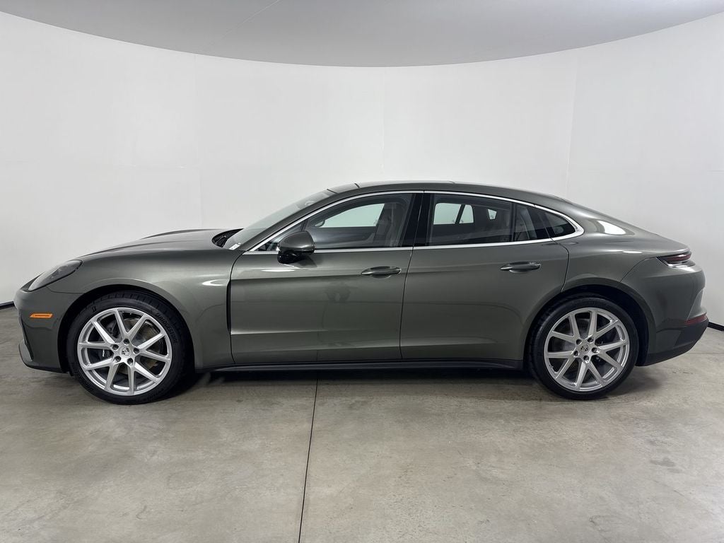 2026 Porsche Panamera 4