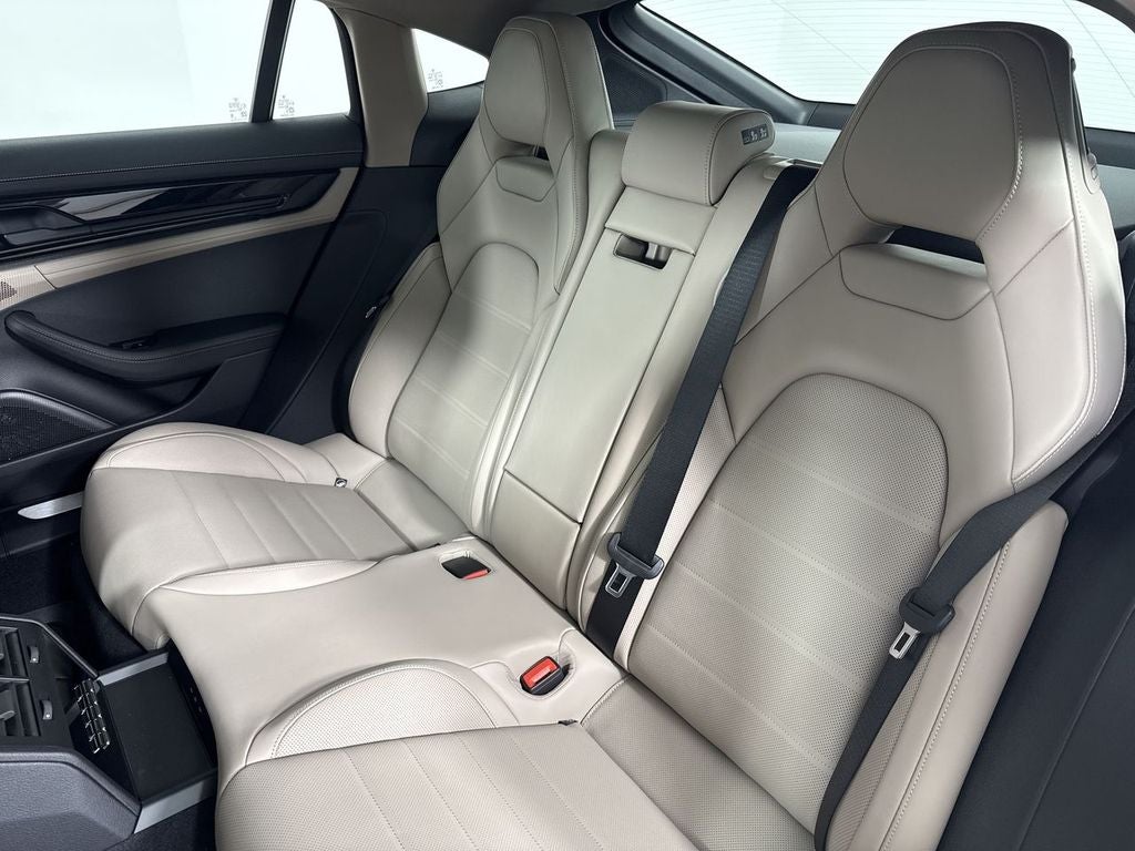 2026 Porsche Panamera 4