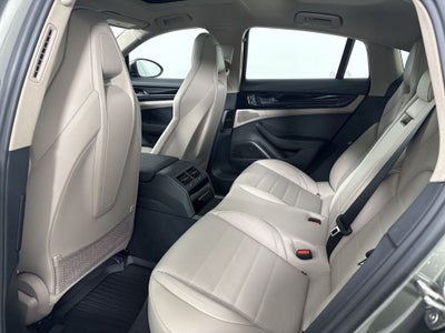 2026 Porsche Panamera 4