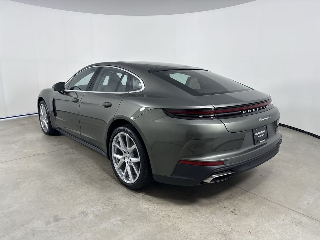 2026 Porsche Panamera 4