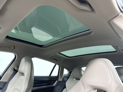 2026 Porsche Panamera 4