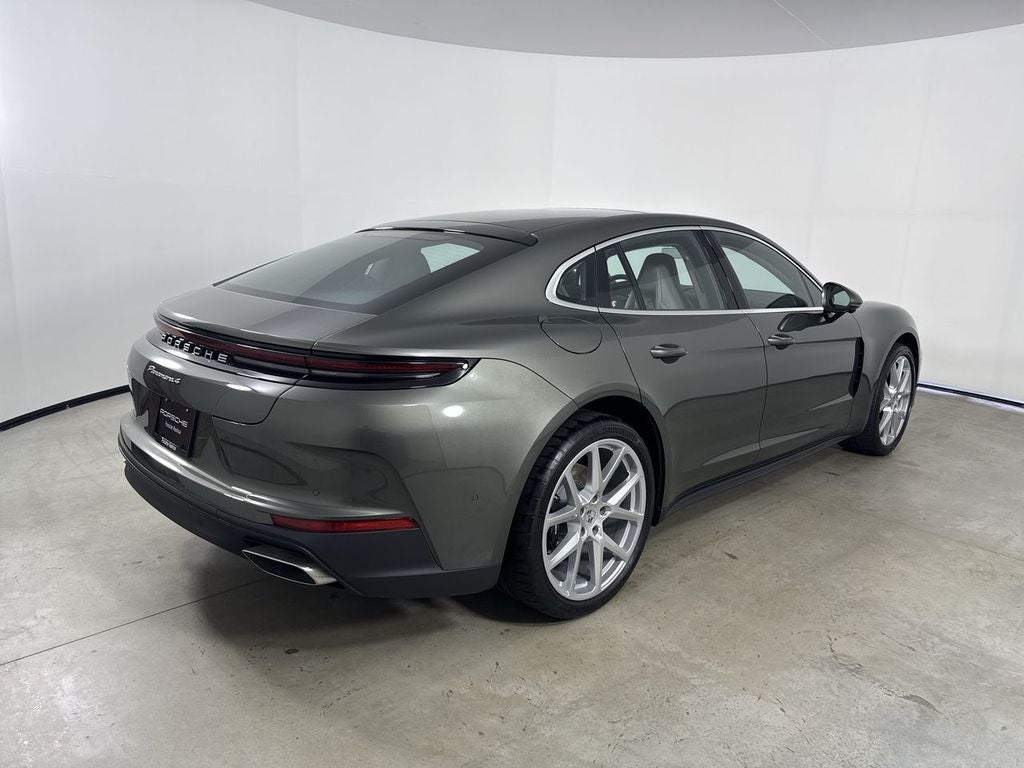 2026 Porsche Panamera 4