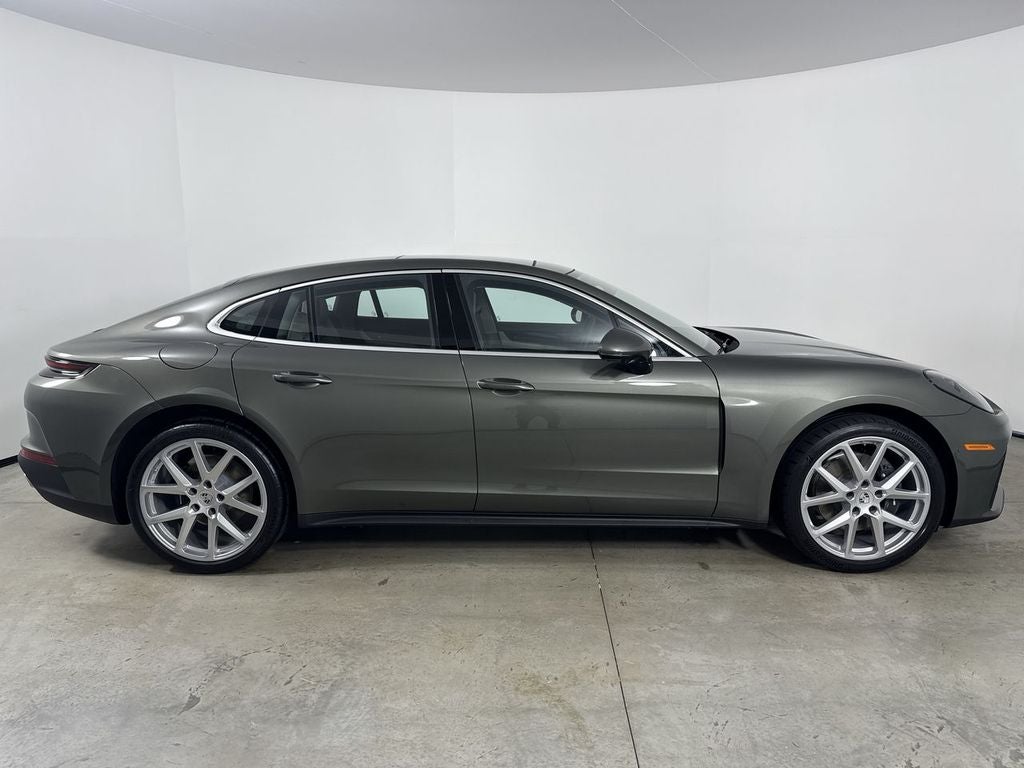 2026 Porsche Panamera 4