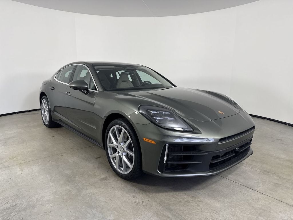 2026 Porsche Panamera 4