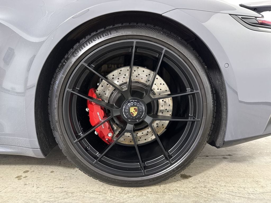 2025 Porsche 911 Carrera 4 GTS
