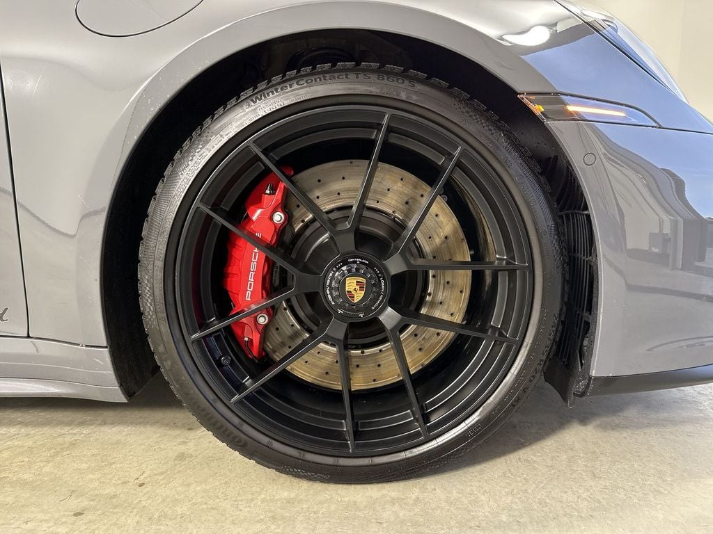 2025 Porsche 911 Carrera 4 GTS