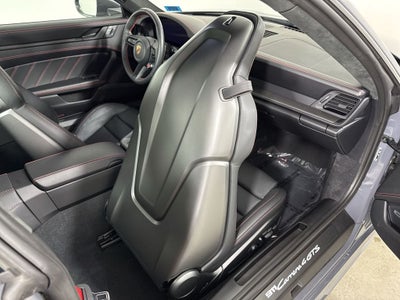 2025 Porsche 911 Carrera 4 GTS