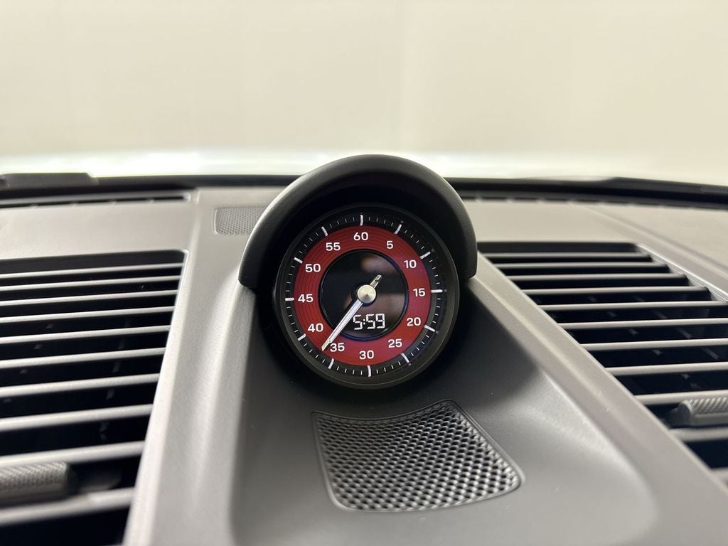 2025 Porsche 911 Carrera 4 GTS