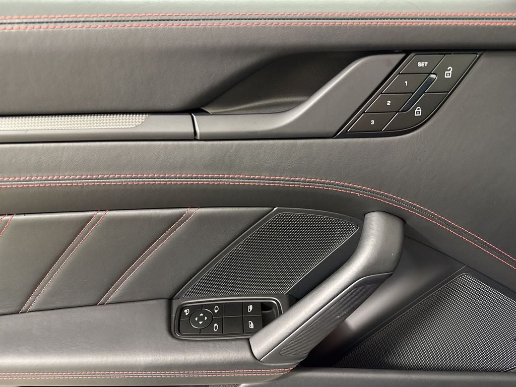 2025 Porsche 911 Carrera 4 GTS