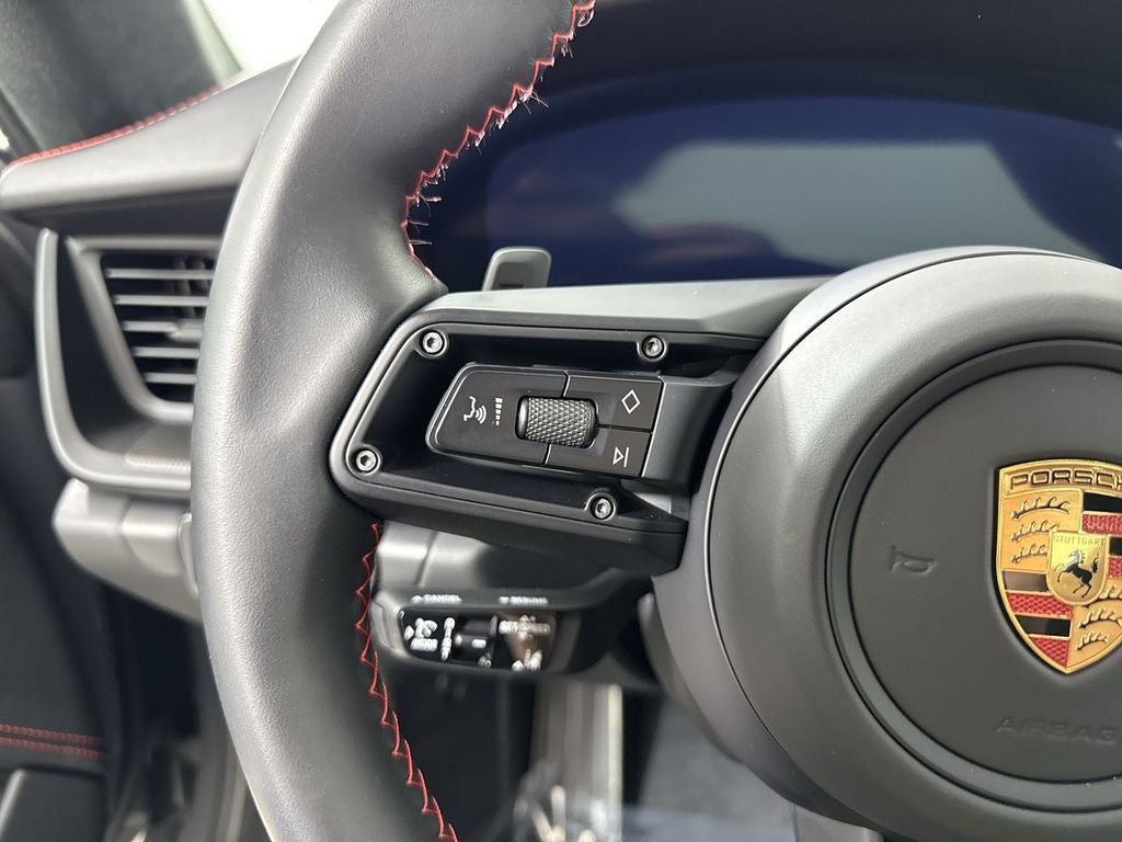 2025 Porsche 911 Carrera 4 GTS