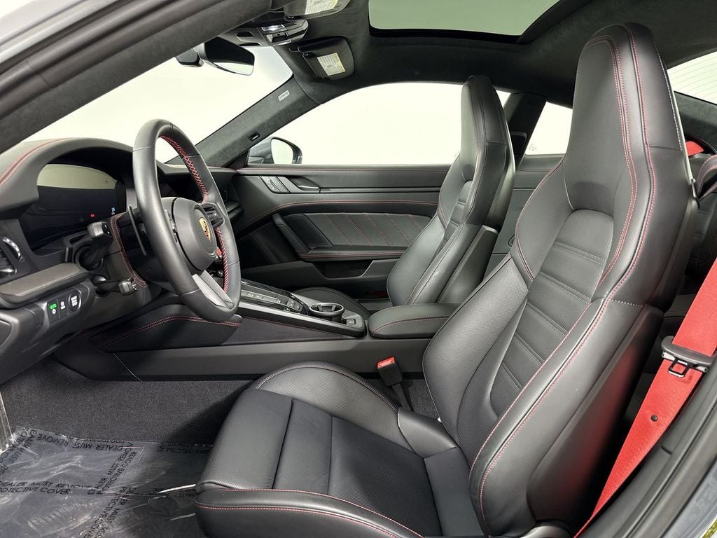 2025 Porsche 911 Carrera 4 GTS