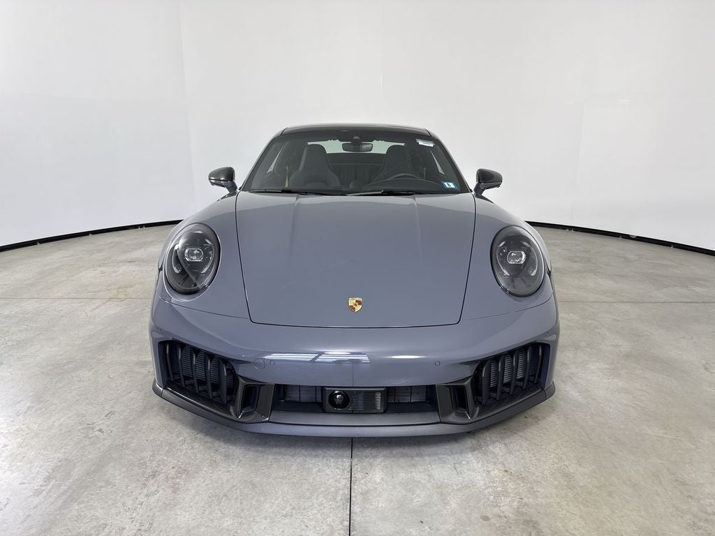 2025 Porsche 911 Carrera 4 GTS