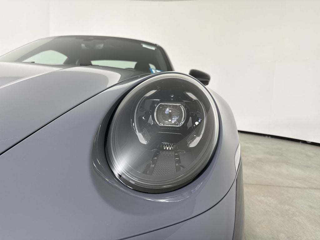 2025 Porsche 911 Carrera 4 GTS