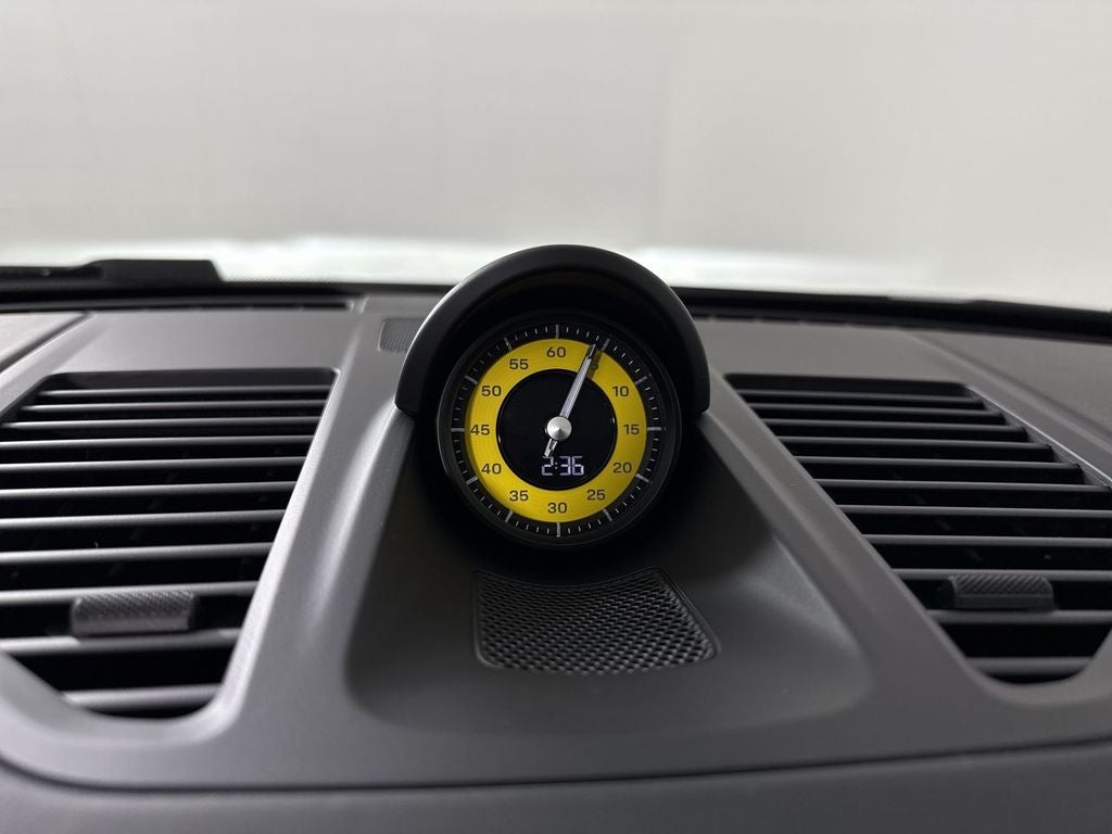 2025 Porsche 911 Carrera 4 GTS