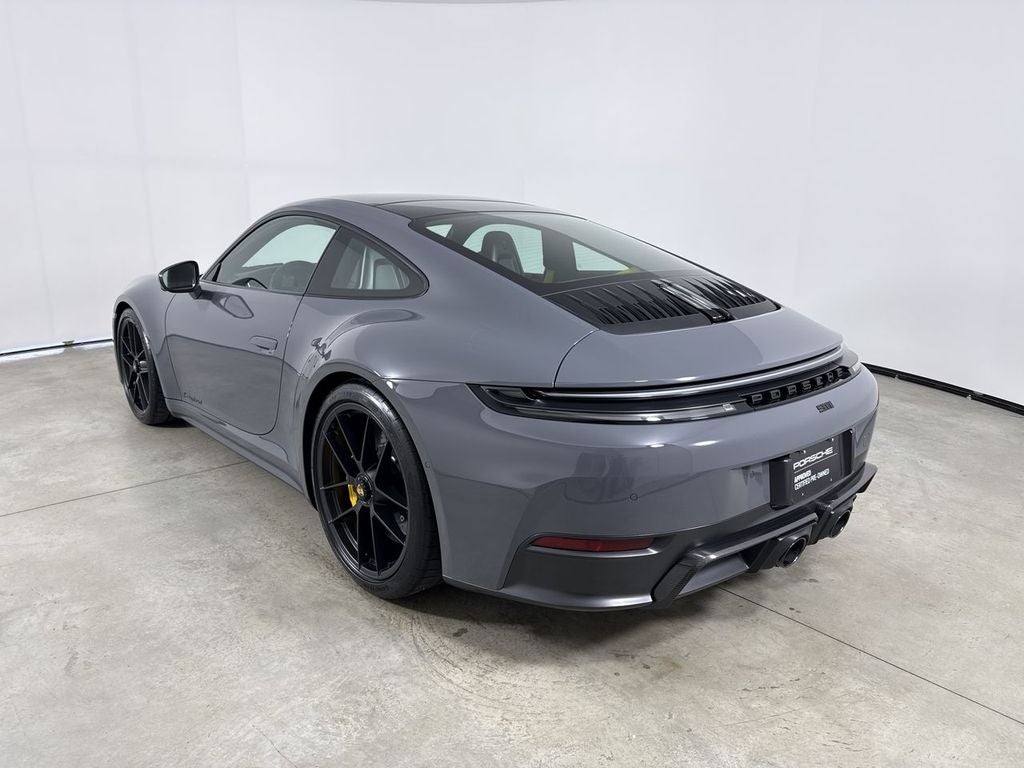 2025 Porsche 911 Carrera 4 GTS
