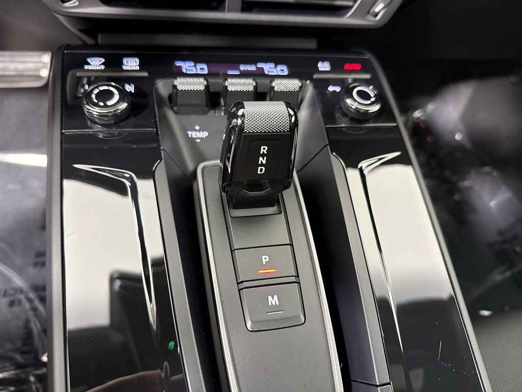 2025 Porsche 911 Carrera 4 GTS