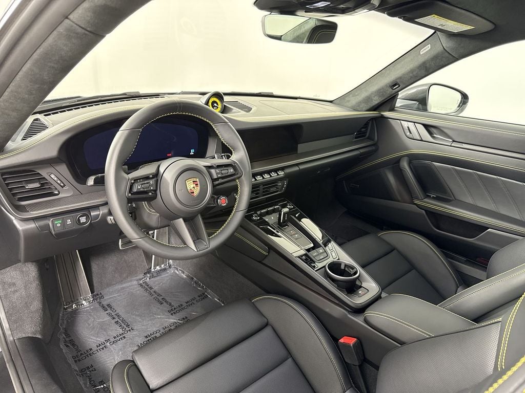 2025 Porsche 911 Carrera 4 GTS
