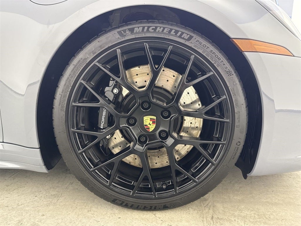 2023 Porsche 911 Carrera GTS