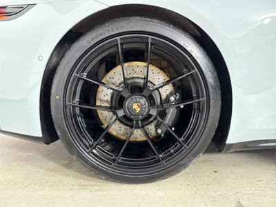 2026 Porsche 911 Carrera 4 GTS
