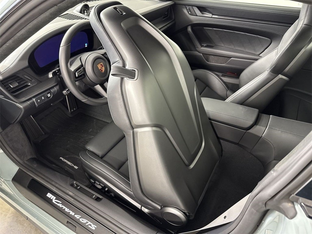 2026 Porsche 911 Carrera 4 GTS