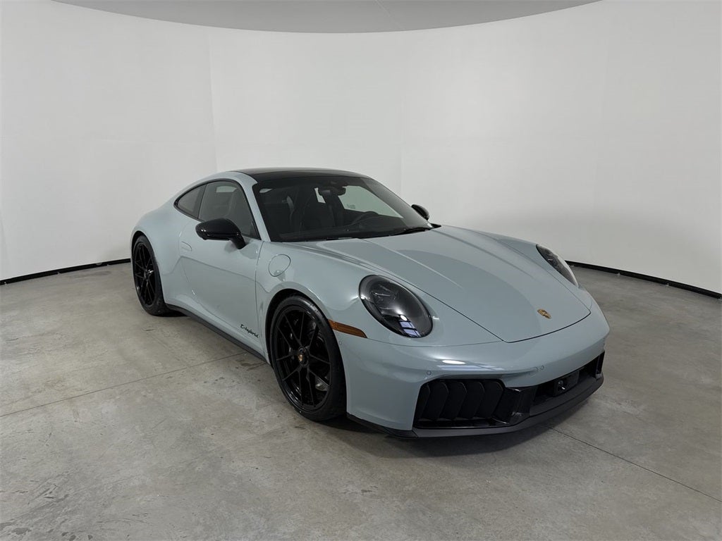 2026 Porsche 911 Carrera 4 GTS