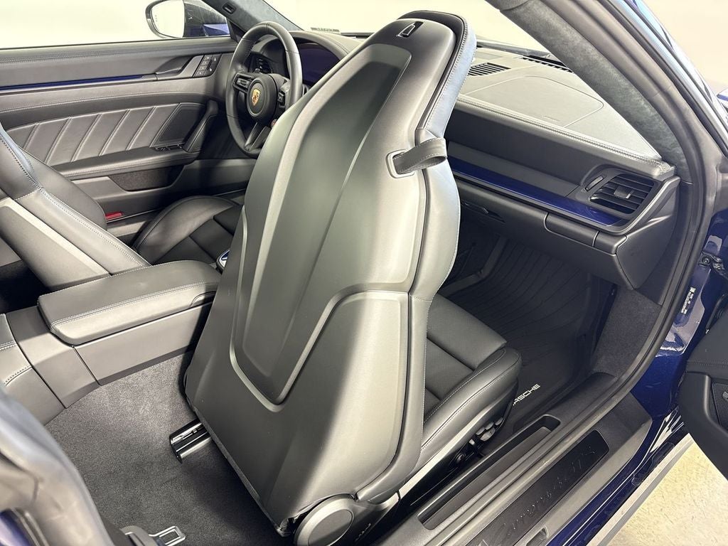 2026 Porsche 911 Carrera 4 GTS