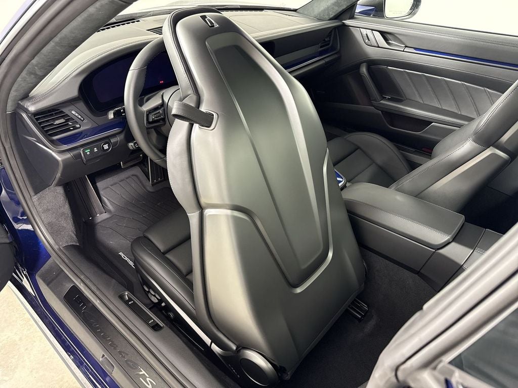 2026 Porsche 911 Carrera 4 GTS