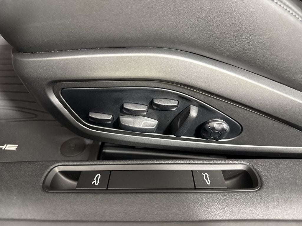 2026 Porsche 911 Carrera 4 GTS