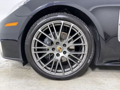 2023 Porsche Panamera 4 Platinum Edition