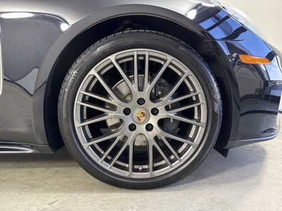 2023 Porsche Panamera 4 Platinum Edition