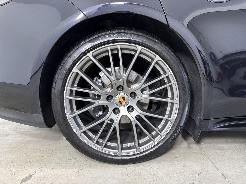 2023 Porsche Panamera 4 Platinum Edition