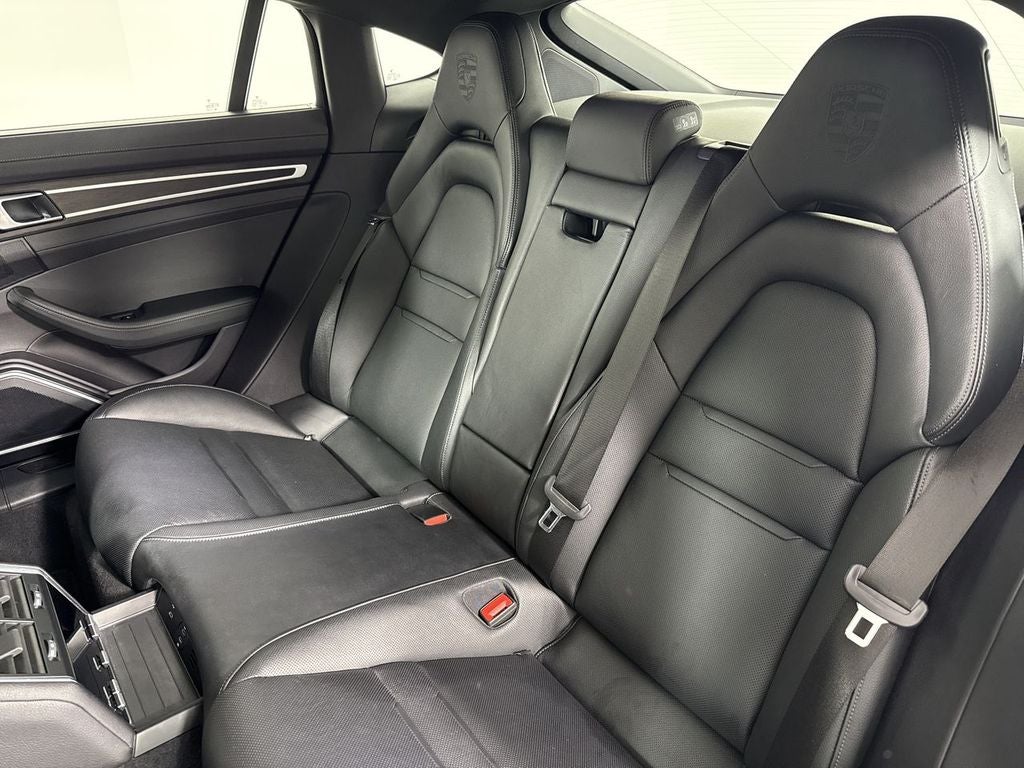 2023 Porsche Panamera 4 Platinum Edition