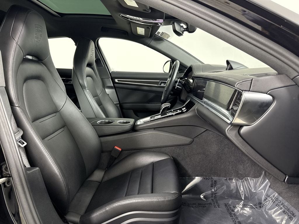 2023 Porsche Panamera 4 Platinum Edition