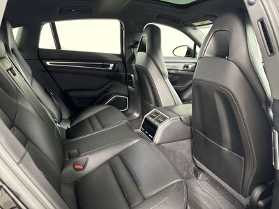 2023 Porsche Panamera 4 Platinum Edition