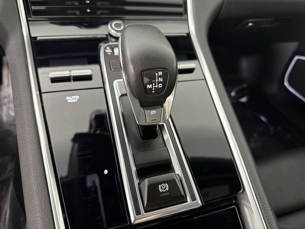 2023 Porsche Panamera 4 Platinum Edition