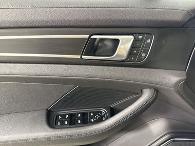 2023 Porsche Panamera 4 Platinum Edition