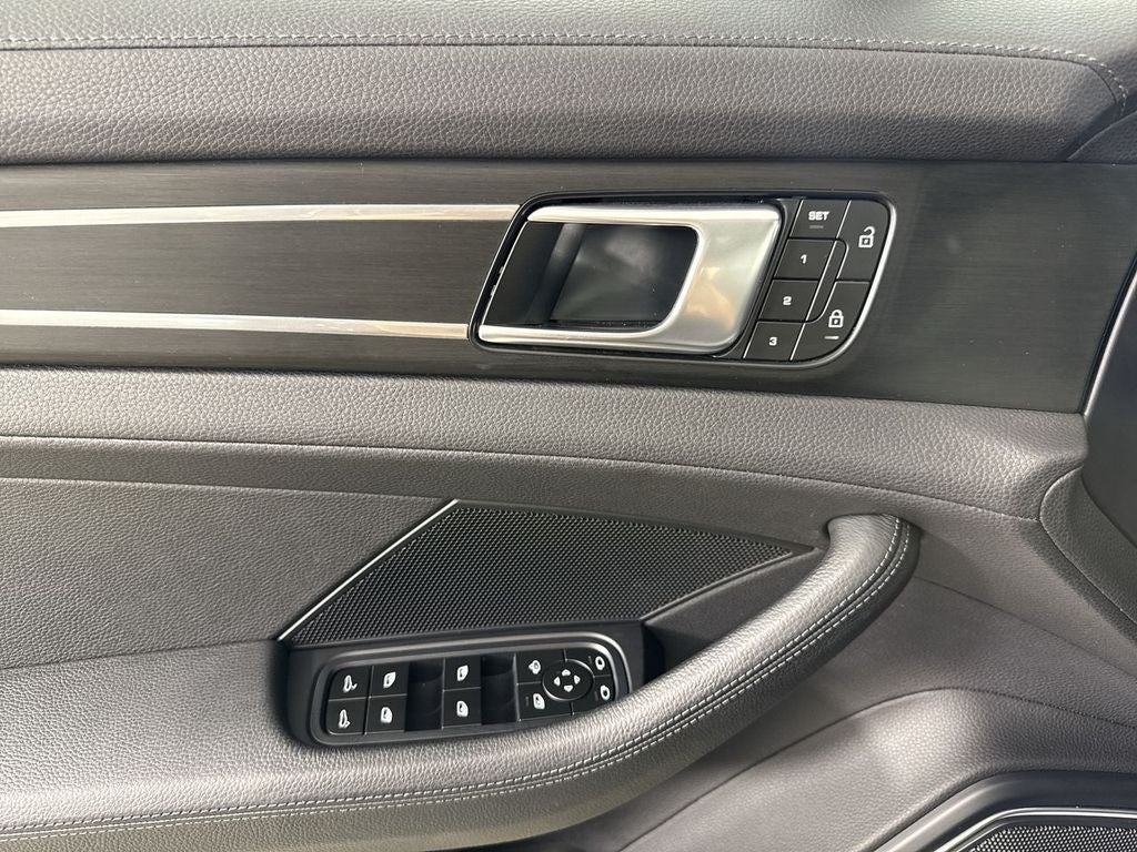 2023 Porsche Panamera 4 Platinum Edition