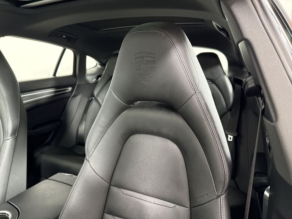 2023 Porsche Panamera 4 Platinum Edition