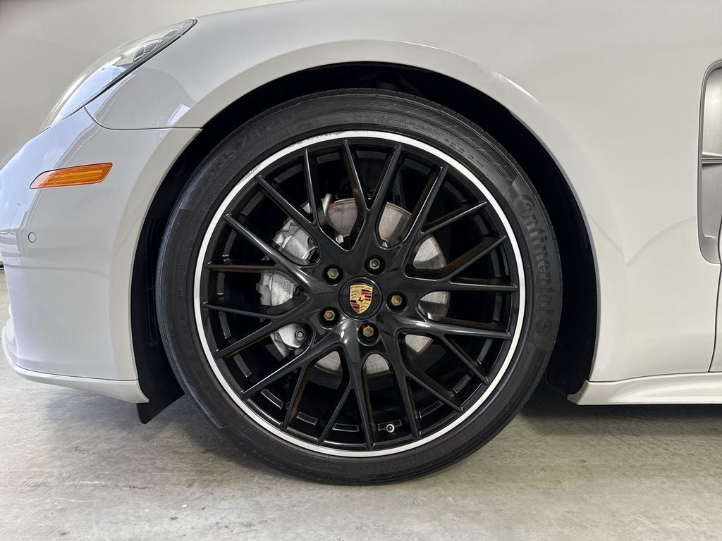 2023 Porsche Panamera 4 Platinum Edition