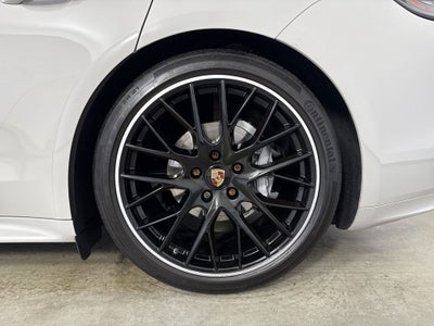 2023 Porsche Panamera 4 Platinum Edition