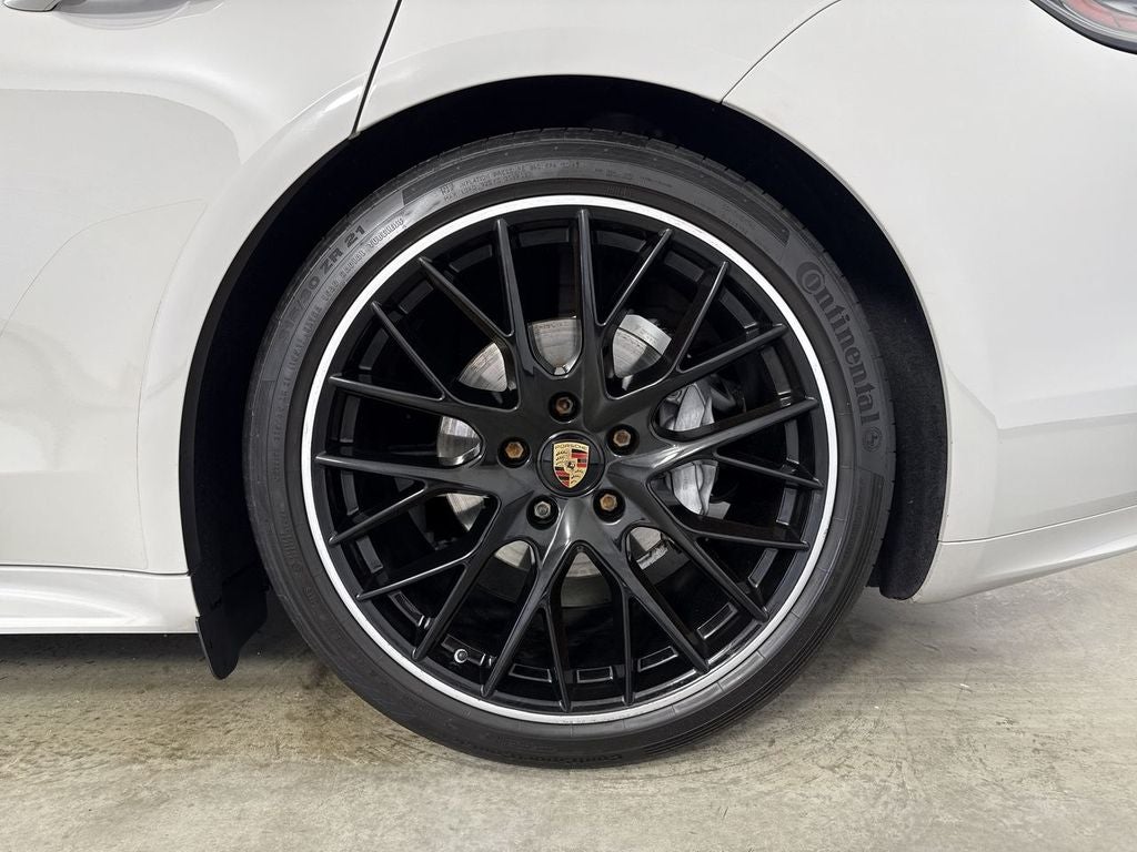 2023 Porsche Panamera 4 Platinum Edition