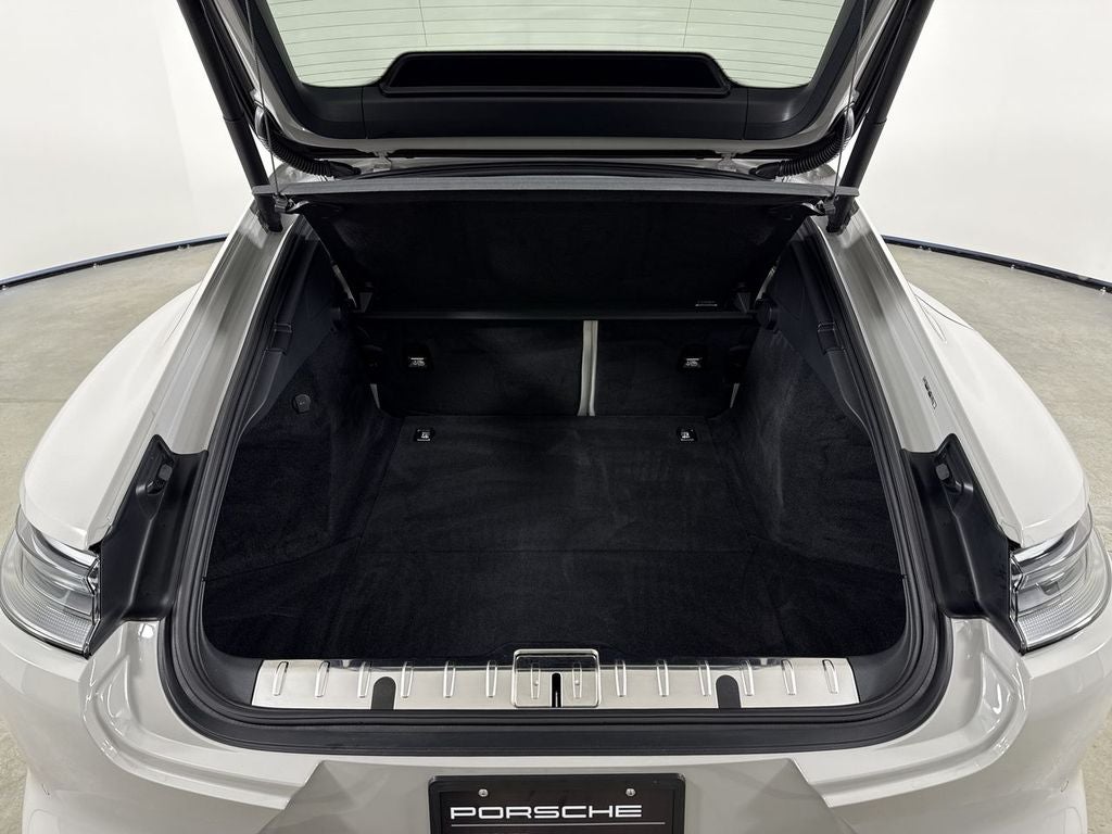 2023 Porsche Panamera 4 Platinum Edition