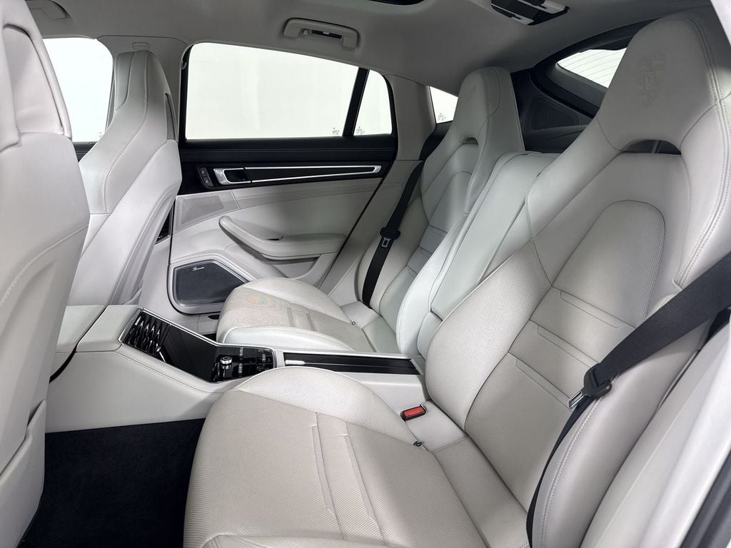 2023 Porsche Panamera 4 Platinum Edition